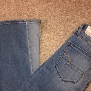 American Eagle Super High Rise Crop Flare next level jeans size 6 NWT